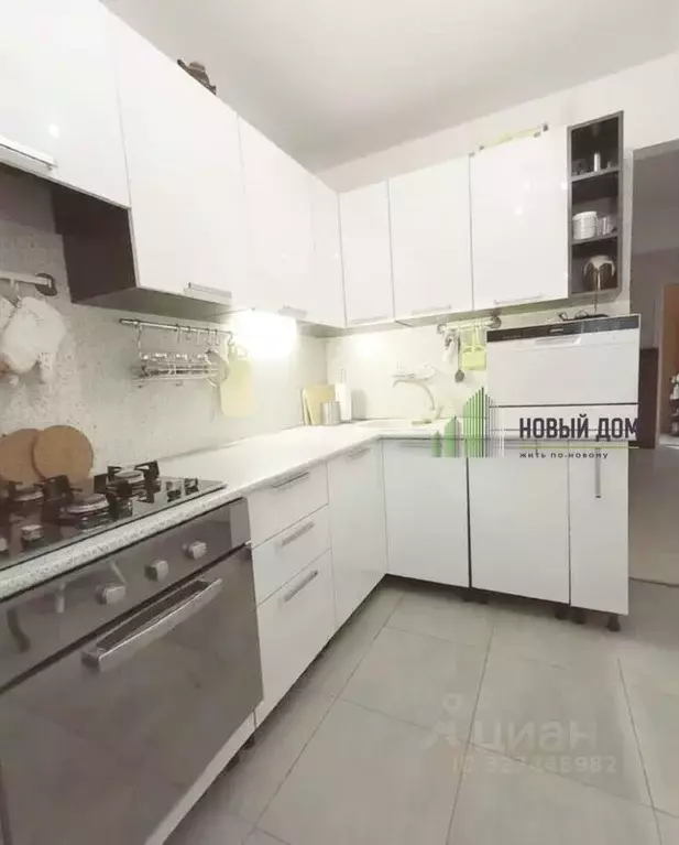 3-к кв. Новгородская область, Великий Новгород ул. Связи, 3 (58.5 м) - Фото 1