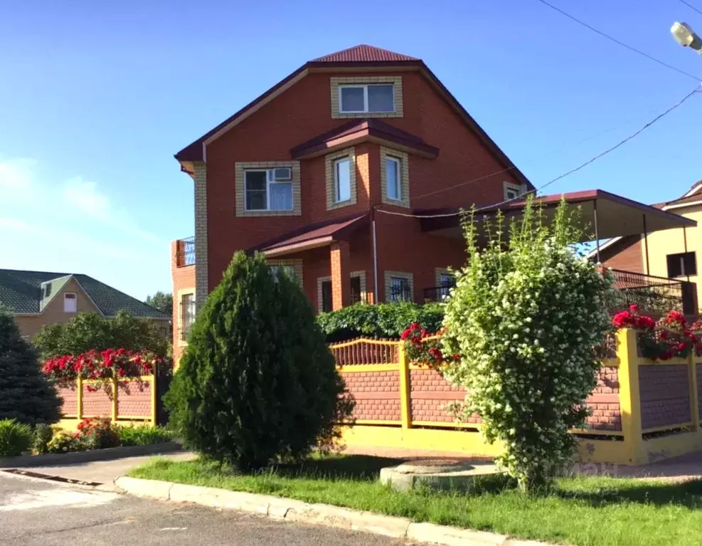 Дом в Астраханская область, Астрахань ул. 2-я Набережная, 15 (388 м) - Фото 1