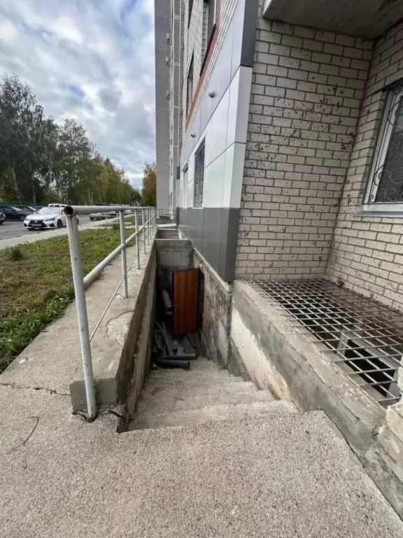 Помещение свободного назначения в Татарстан, Набережные Челны просп. ... - Фото 0