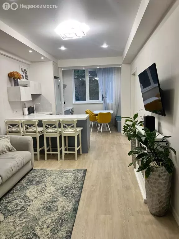 3-комнатная квартира: Сочи, Коммунальная улица, 41Б (77 м) - Фото 1