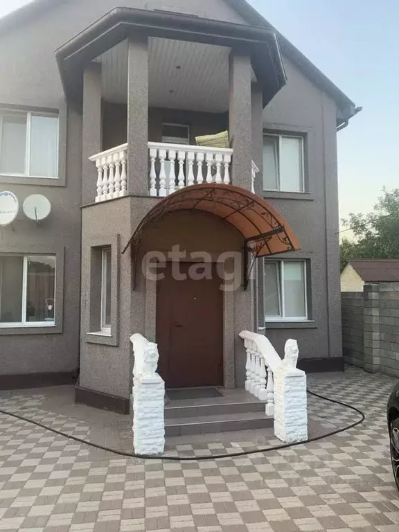 Дом в Белгородская область, Белгород Бассейная ул., 8 (200 м) - Фото 0