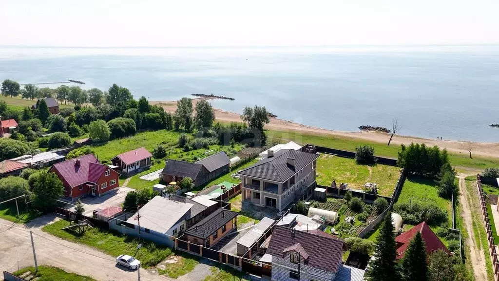 Дом в Новосибирский район, Морской сельсовет, село Ленинское (400 м) - Фото 0