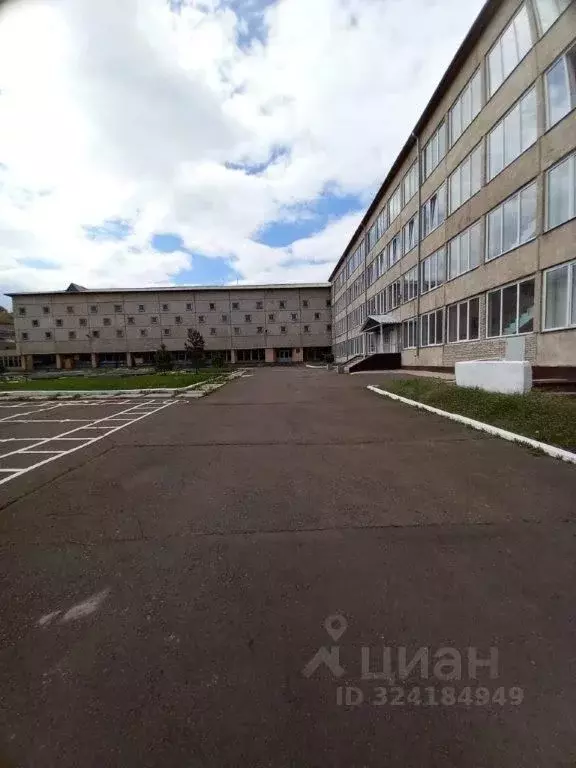 Помещение свободного назначения в Красноярский край, Красноярск просп. ... - Фото 1