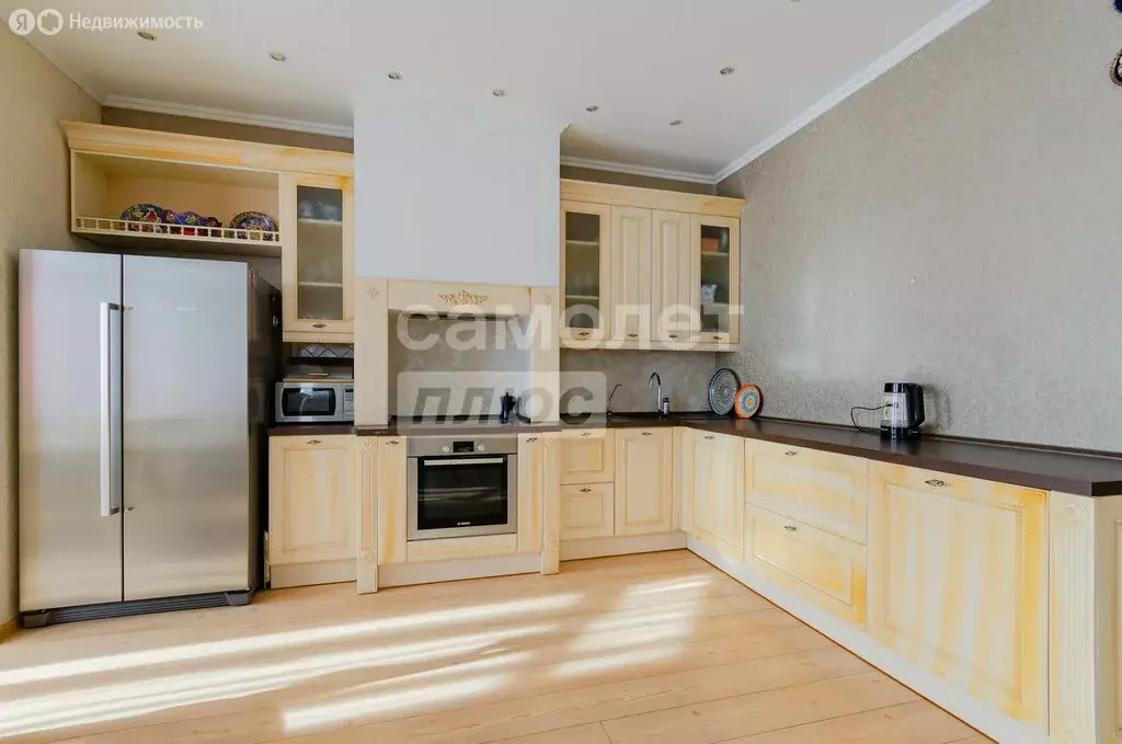 2-комнатная квартира: Челябинск, улица Братьев Кашириных, 54 (102.4 м) - Фото 1