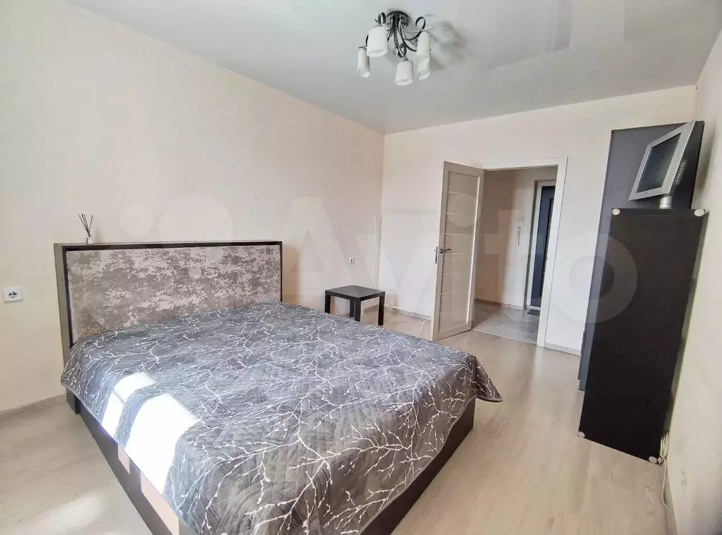 1-к. квартира, 31 м, 4/15 эт. - Фото 0