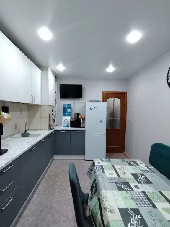 3-к кв. Новгородская область, Великий Новгород ул. Попова, 22 (63.3 м) - Фото 0
