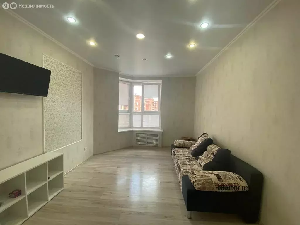 1-комнатная квартира: Оренбург, улица Поляничко, 10 (38 м) - Фото 1