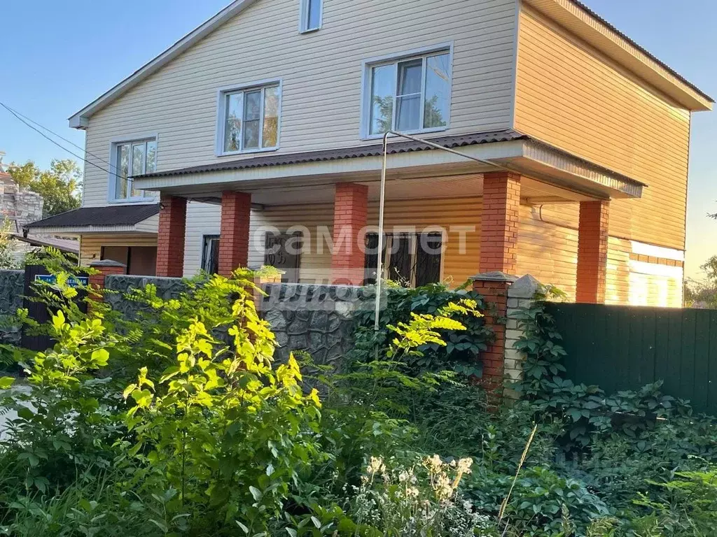 Дом в Курская область, Курск ул. 1-я Лиственная (236 м) - Фото 1