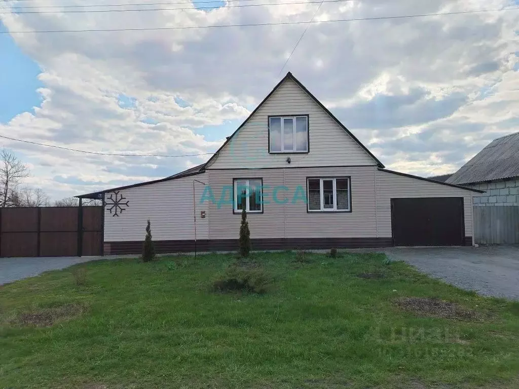 Дом в Белгородская область, Новооскольский муниципальный округ, с. ... - Фото 1