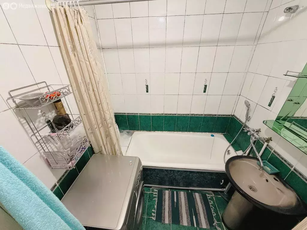 3-комнатная квартира: Находка, улица Сидоренко, 8 (58.7 м) - Фото 1