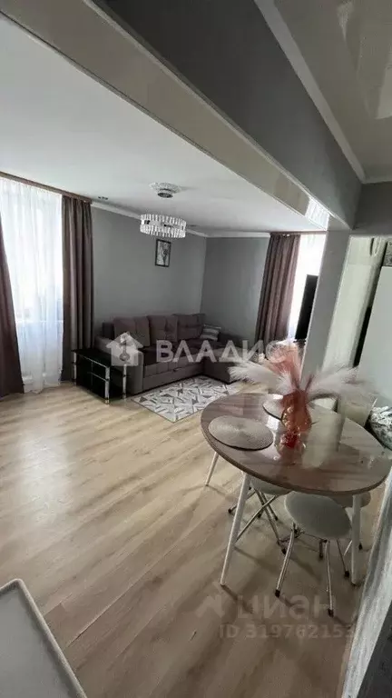 2-к кв. Бурятия, Улан-Удэ Комсомольская ул., 12 (40.8 м) - Фото 1