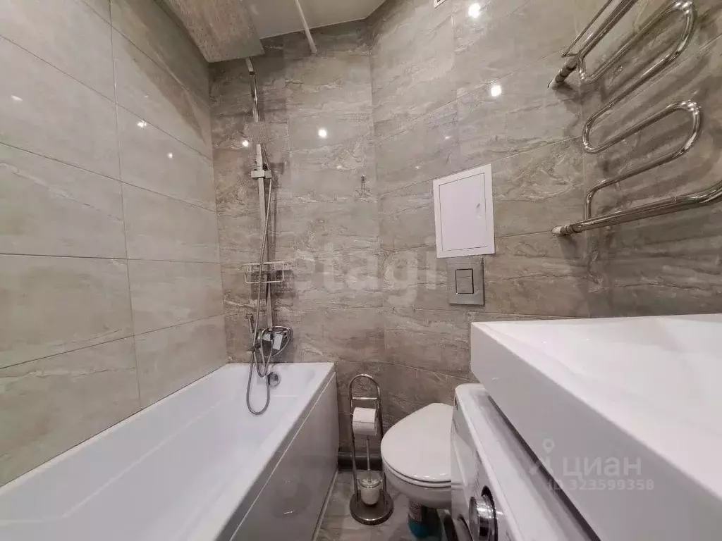 2-к кв. Кемеровская область, Новокузнецк ул. Звездова, 24А (51.4 м) - Фото 1