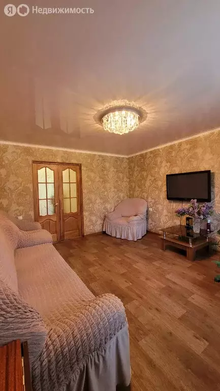 2-комнатная квартира: Астрахань, 6-й микрорайон, улица Химиков, 1к1 ... - Фото 1