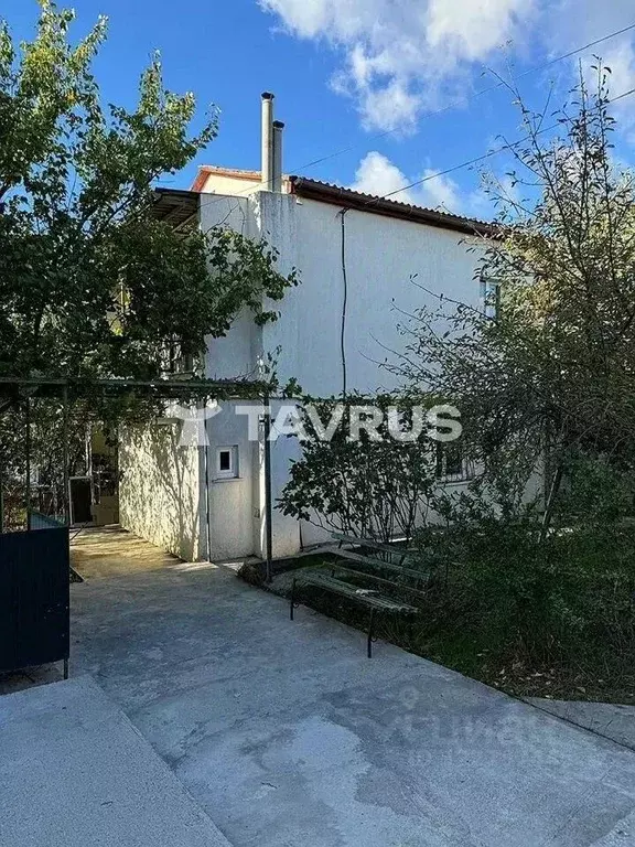 Дом в Крым, Симферопольский район, Добровское с/пос, с. Лозовое ул. ... - Фото 1