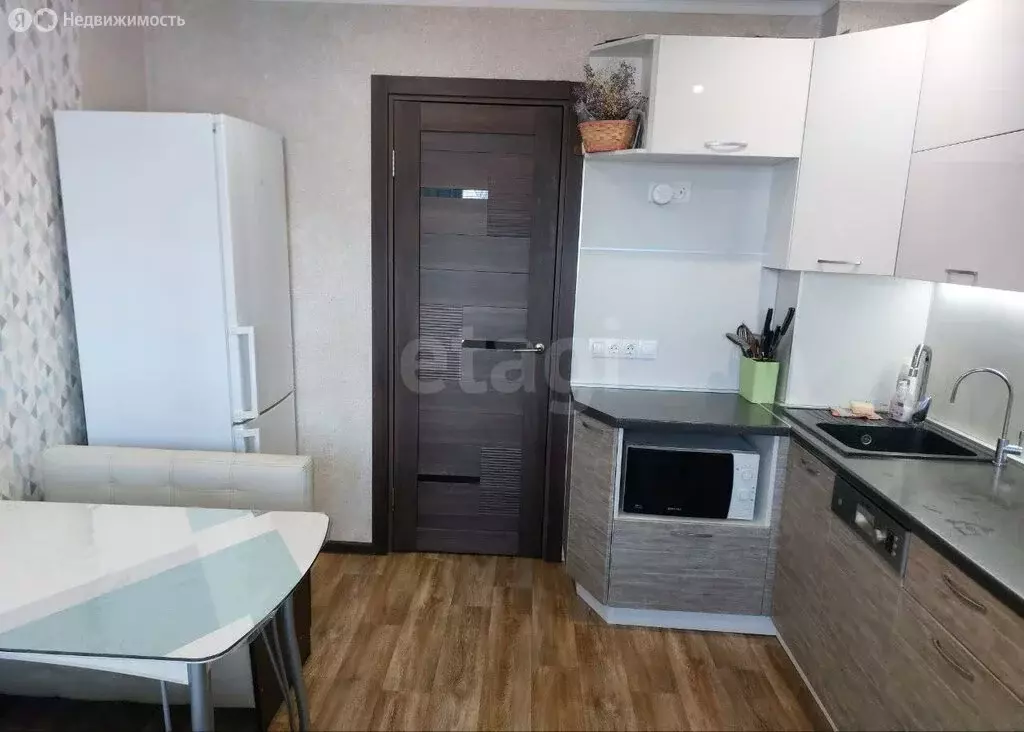 3-комнатная квартира: Стерлитамак, улица Кочетова, 26А (78.2 м) - Фото 1