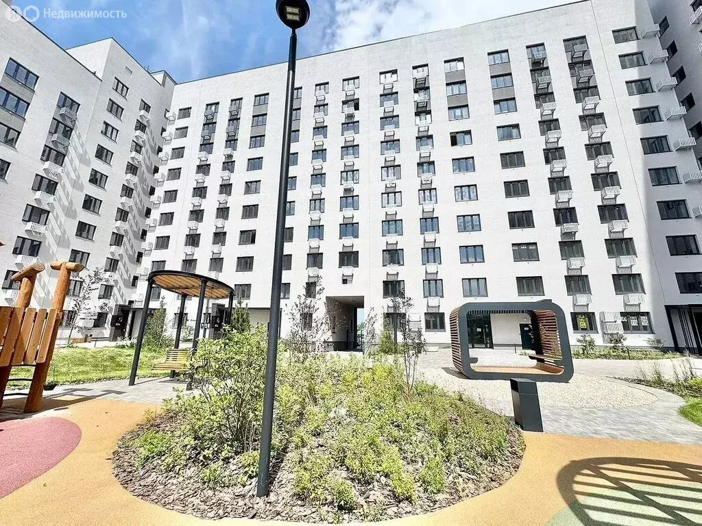 Квартира-студия: Тюмень, Новгородская улица, 22 (69.7 м) - Фото 0