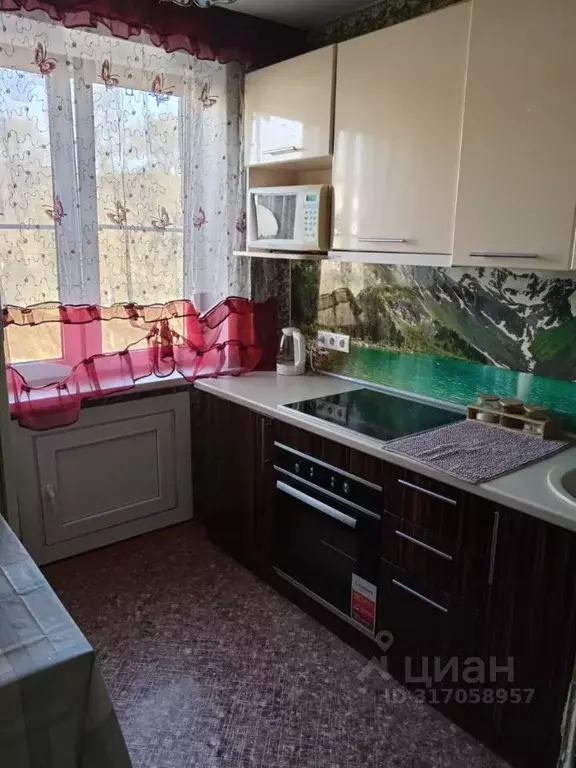 3-к кв. Кемеровская область, Новокузнецк ул. Новаторов, 6А (60.6 м) - Фото 0
