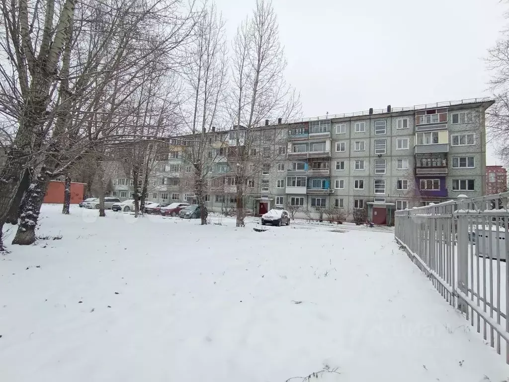 3-к кв. Омская область, Омск ул. Декабристов, 137А (58.3 м) - Фото 1