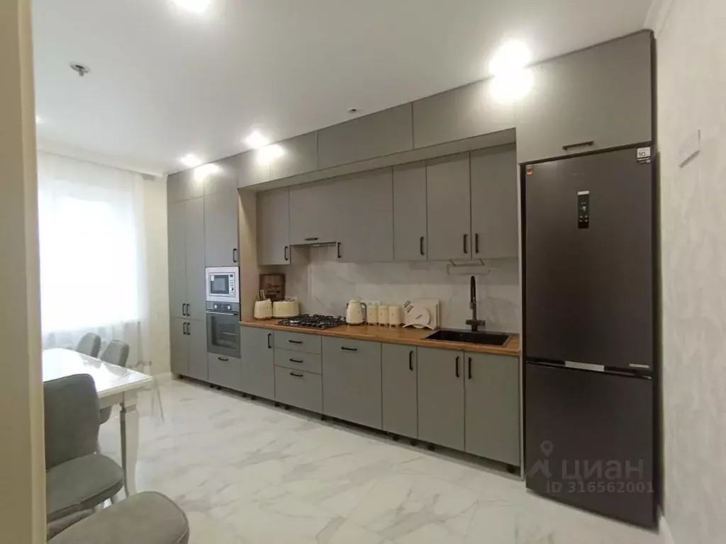 3-к кв. Северная Осетия, Владикавказ ул. Астана Кесаева, 44Г (90.0 м) - Фото 1