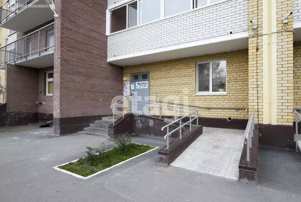2-комнатная квартира: Тюмень, Интернациональная улица, 140 (62 м) - Фото 1