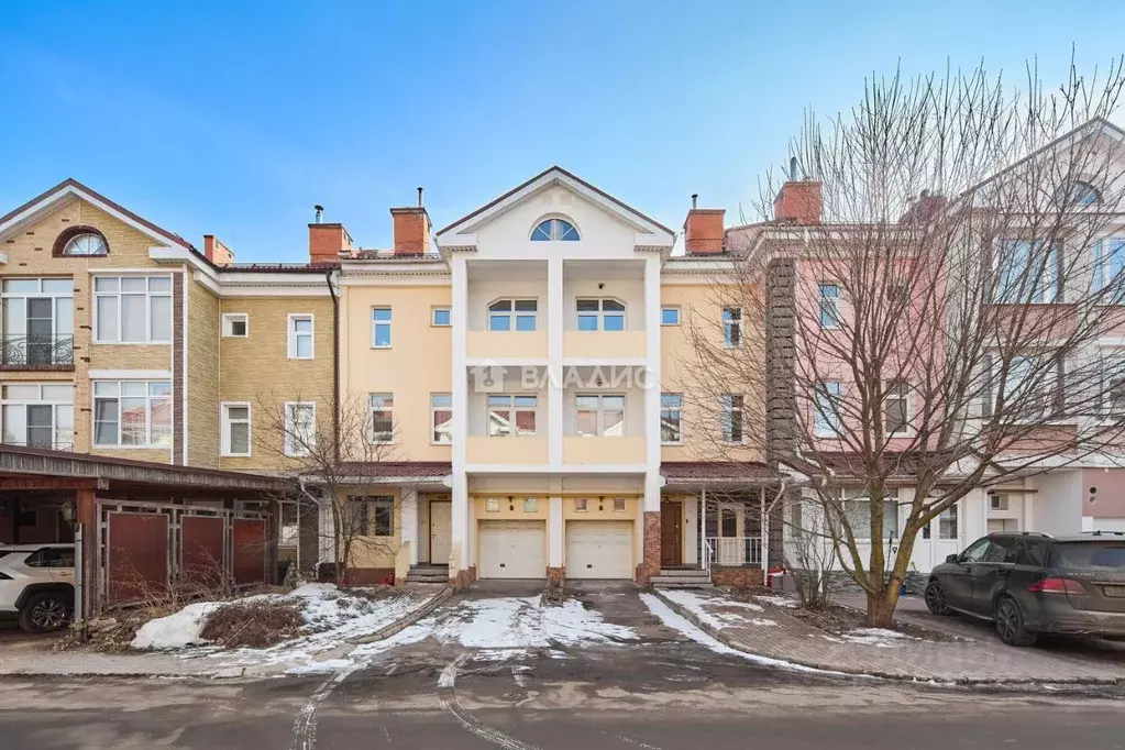 Таунхаус в Москва Куркинское ш., 40к4 (200 м) - Фото 1