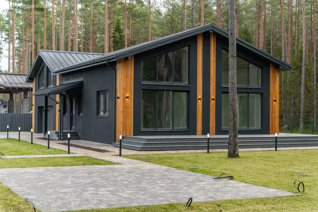 Дом в Выборгский район, городской посёлок Рощино (351.2 м) - Фото 1