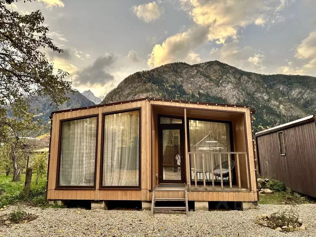 Дом в Карачаево-Черкесия, Теберда Карачаевский городской округ, ул. ... - Фото 1