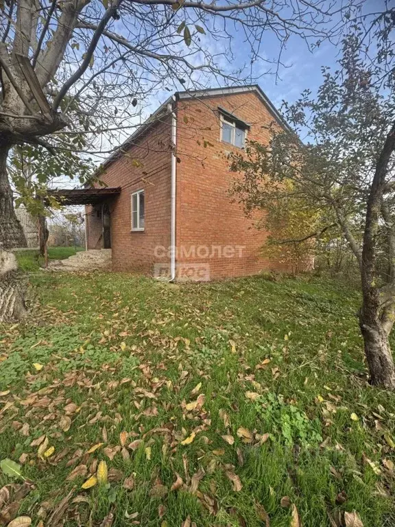 Дом в Краснодарский край, Кореновский район, Дядьковская ст-ца ... - Фото 1