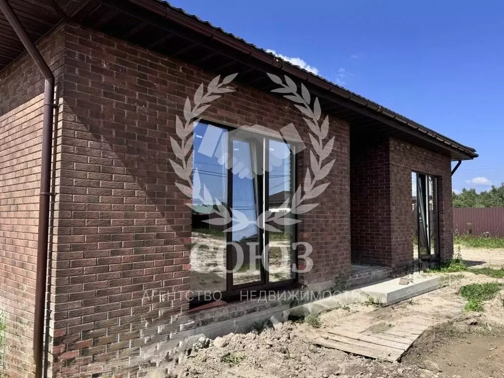 Дом в Калужская область, Перемышльский район, Большие Козлы с/пос, д. ... - Фото 1