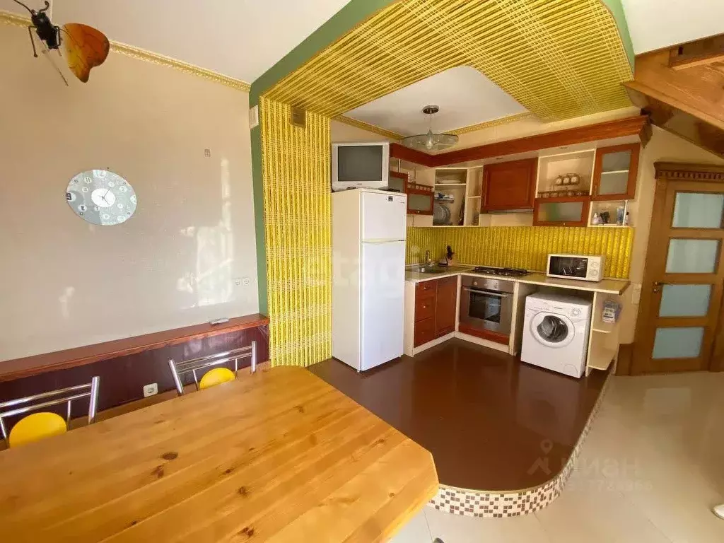 Дом в Крым, Алушта ул. Владимира Хромых, 27 (190 м) - Фото 1