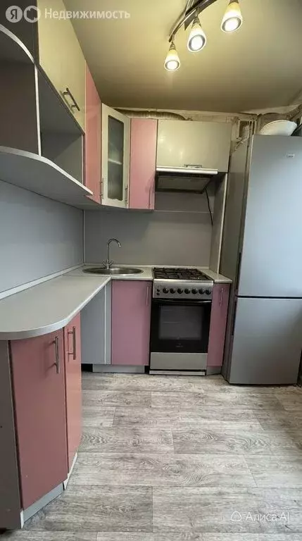 3-комнатная квартира: Курган, улица Володарского, 105 (61.9 м) - Фото 2