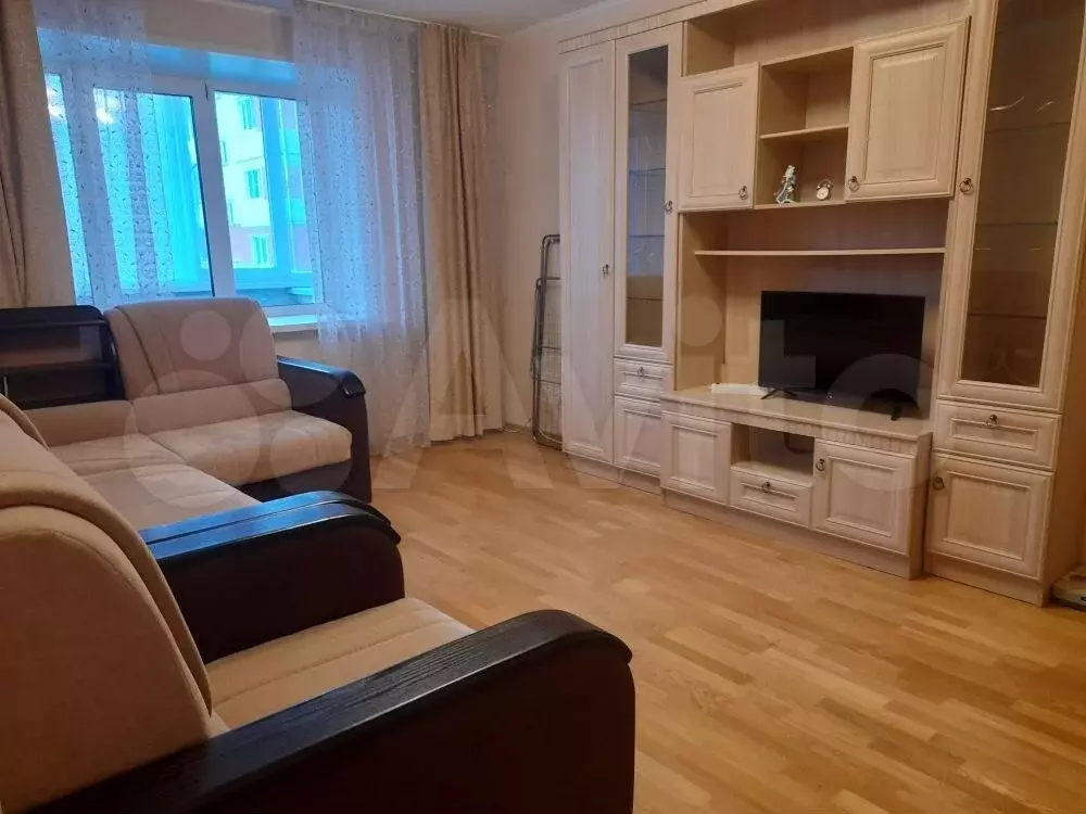 2-к. квартира, 65 м, 2/6 эт. - Фото 1