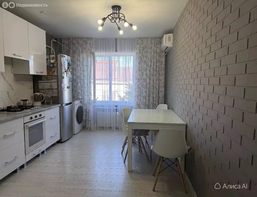 2-комнатная квартира: Крымск, микрорайон Озерки, Дивизионная улица, 3 ... - Фото 1