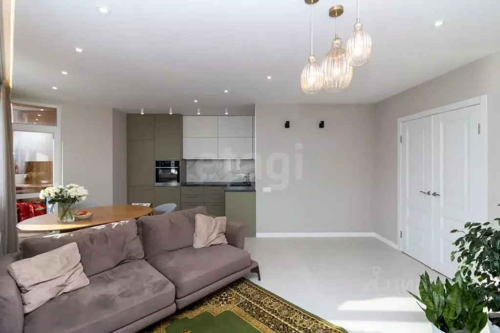 3-к кв. Красноярский край, Красноярск Октябрьская ул., 10 (78.0 м) - Фото 1