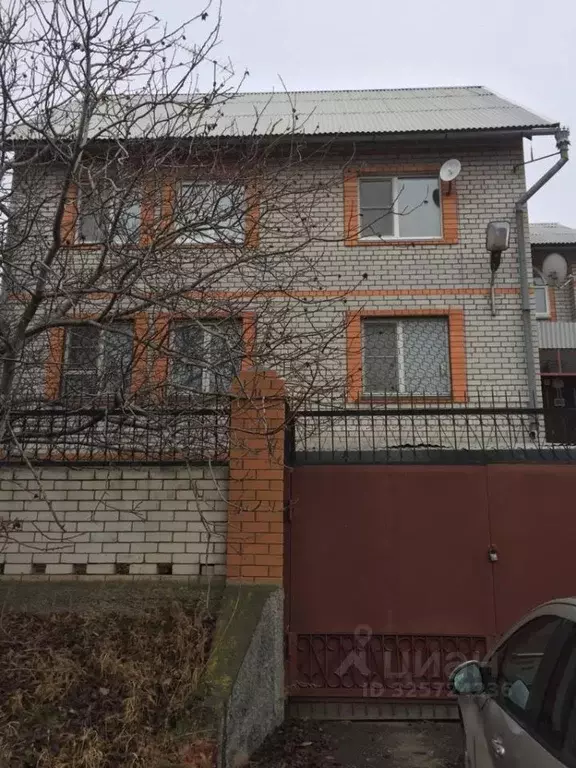 Дом в Волгоградская область, Волгоград Сарпинская ул. (300 м) - Фото 1