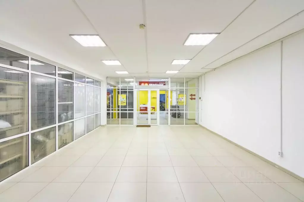 Офис в Тюменская область, Тюмень ул. Республики, 215А (50 м) - Фото 1