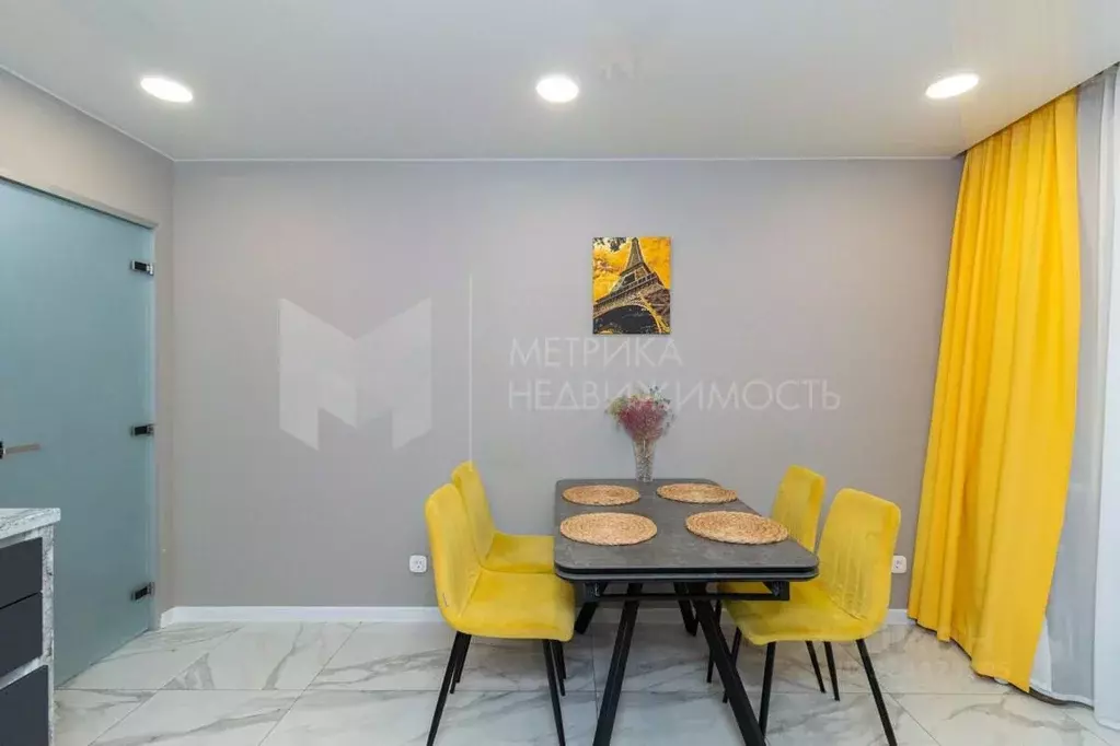 3-к кв. Тюменская область, Тюмень ул. Александра Митинского, 7 (92.0 ... - Фото 1