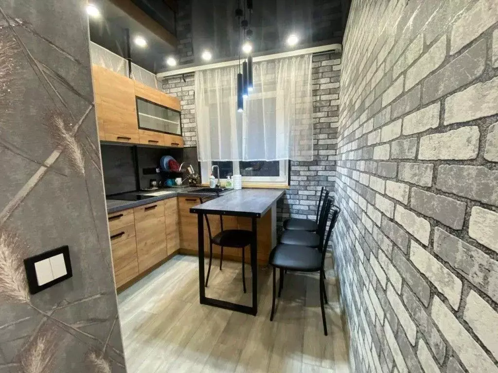 2-к кв. Мурманская область, Мурманск просп. Кирова, 17 (45.0 м) - Фото 1