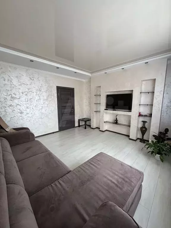2-к. квартира, 60 м, 9/12 эт. - Фото 1