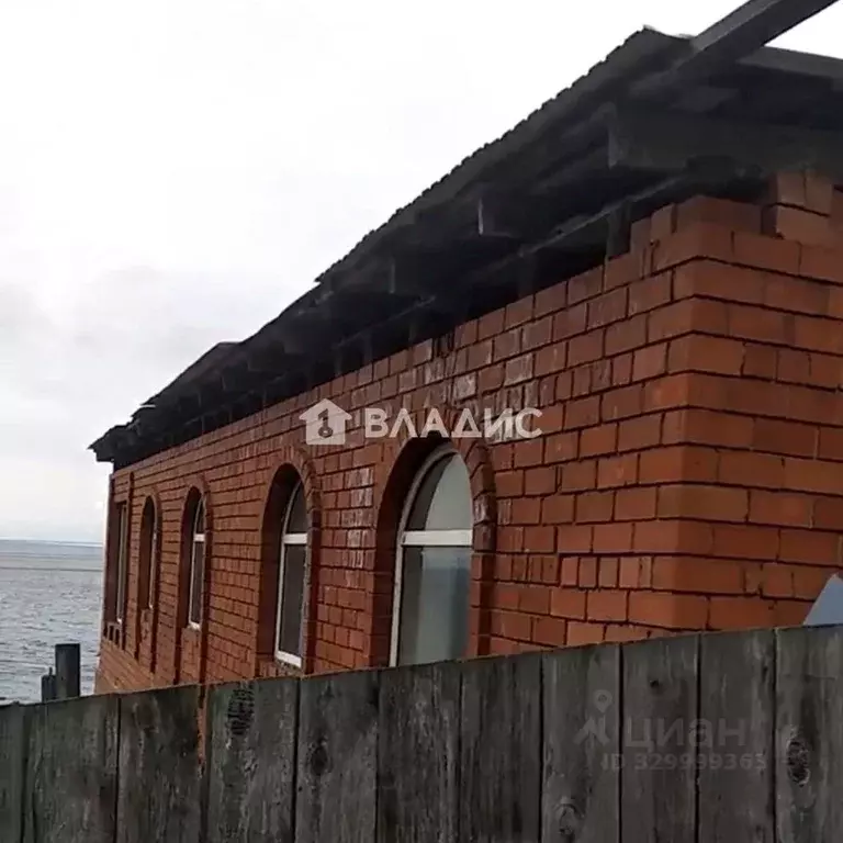 Дом в Иркутская область, Иркутский муниципальный округ, Листвянка рп ... - Фото 1