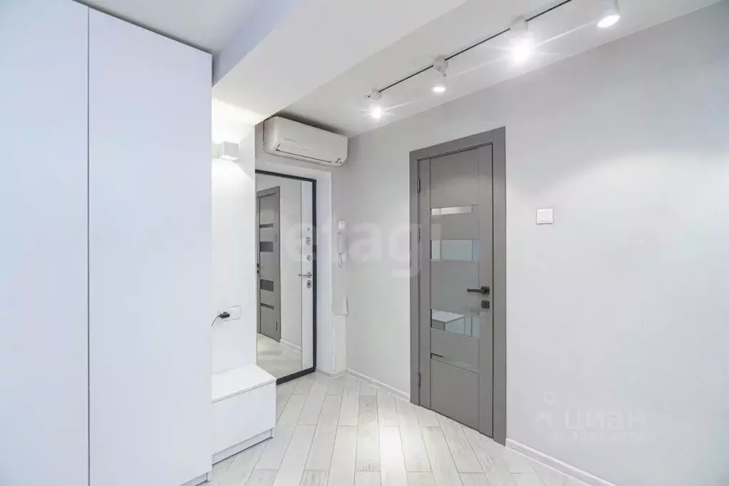 3-к кв. Севастополь ул. Молодых Строителей, 6 (69.3 м) - Фото 0