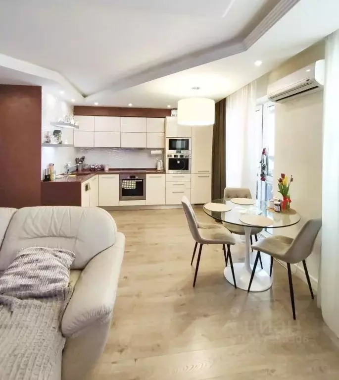 2-к кв. Тюменская область, Тюмень ул. Газовиков, 65 (75.1 м) - Фото 2