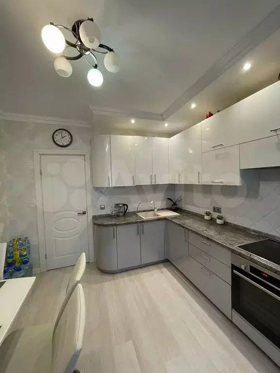 2-к. квартира, 60 м, 11/17 эт. - Фото 1