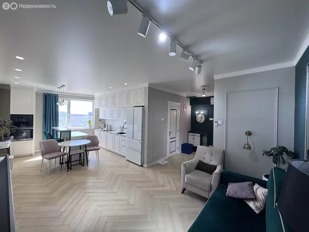 3-комнатная квартира: Владивосток, 10-я Рабочая ул., 80 (80 м) - Фото 1