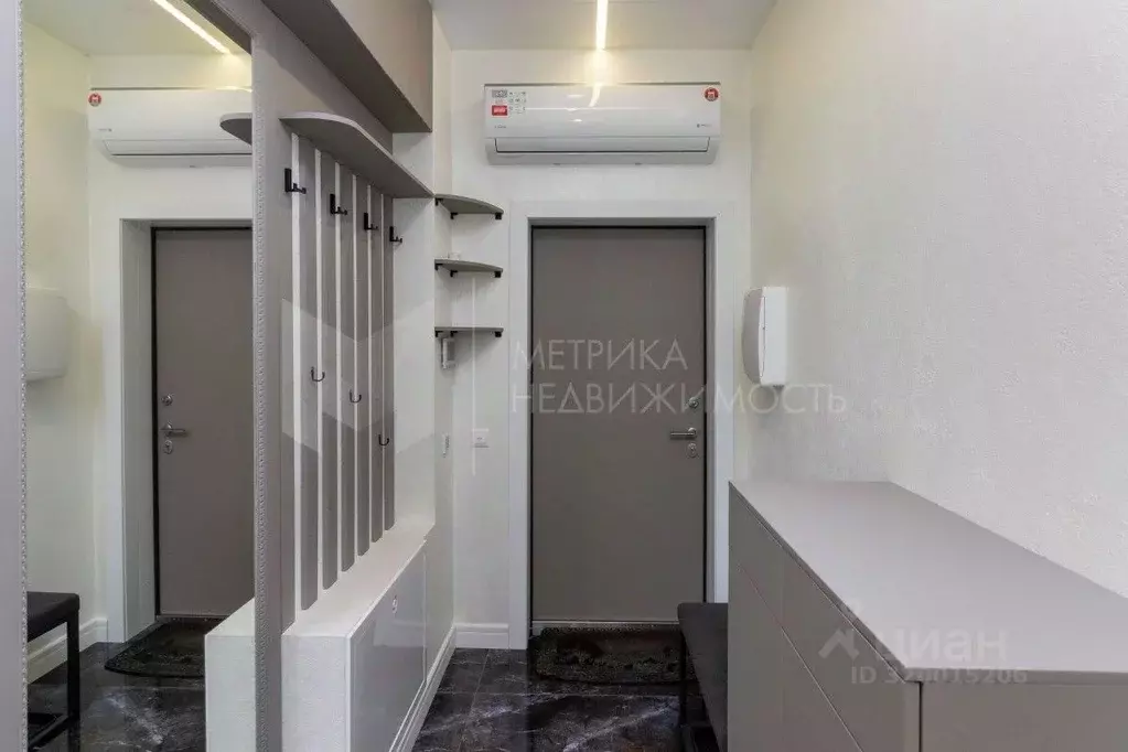 3-к кв. Тюменская область, Тюмень ул. 50 лет Октября, 4 (98.2 м) - Фото 0