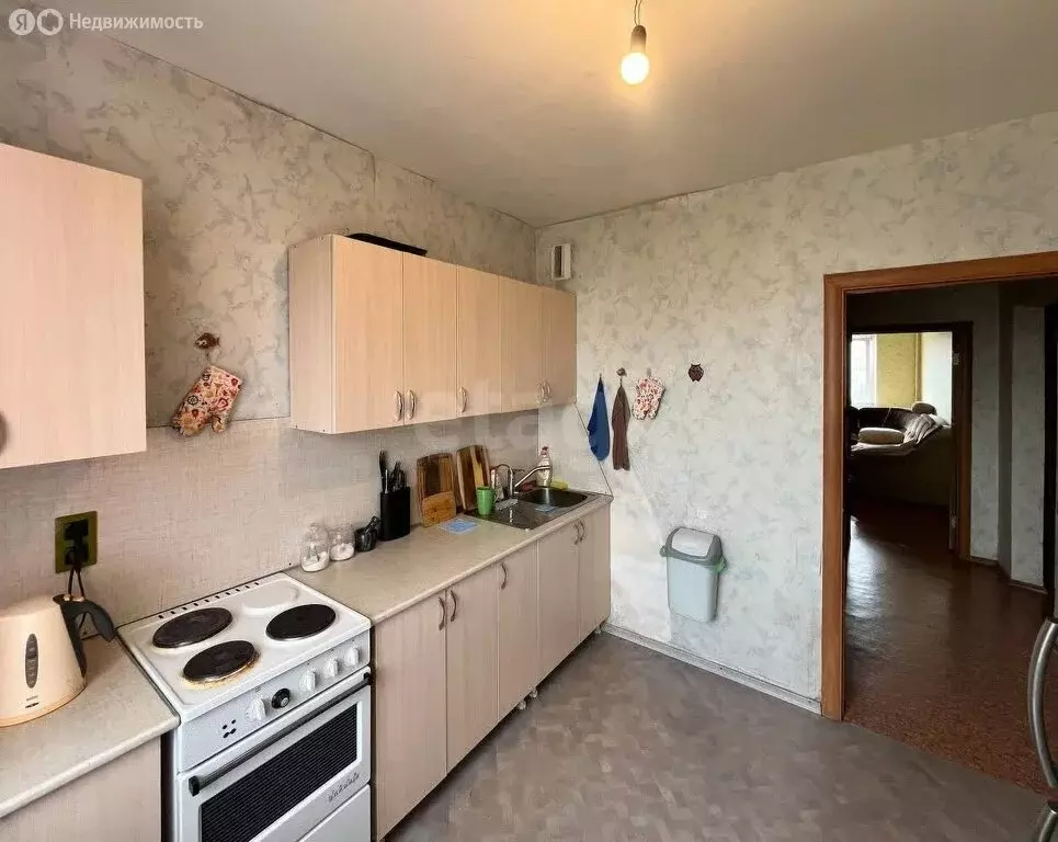 2-комнатная квартира: Челябинск, улица Братьев Кашириных, 88 (55.8 м) - Фото 1