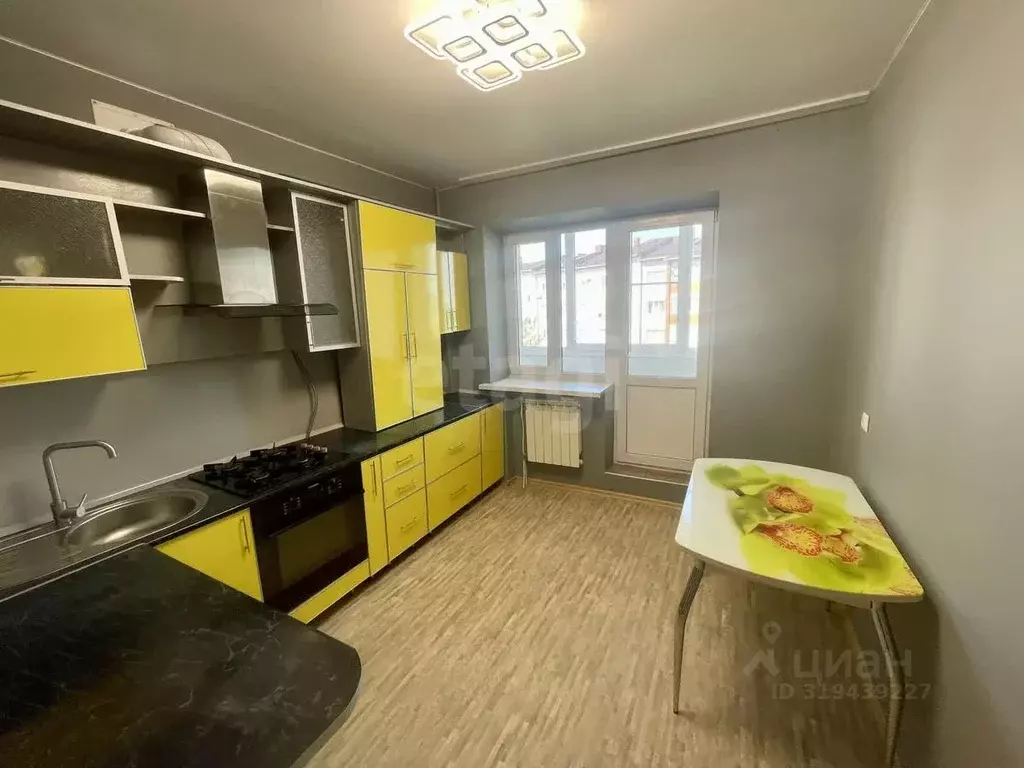 2-к кв. Краснодарский край, Ейск ул. Пушкина (56.5 м) - Фото 0