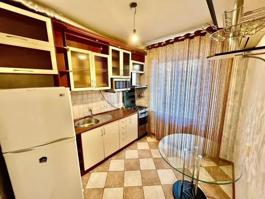 2-к кв. Крым, Симферополь ул. Кечкеметская (50.0 м) - Фото 0