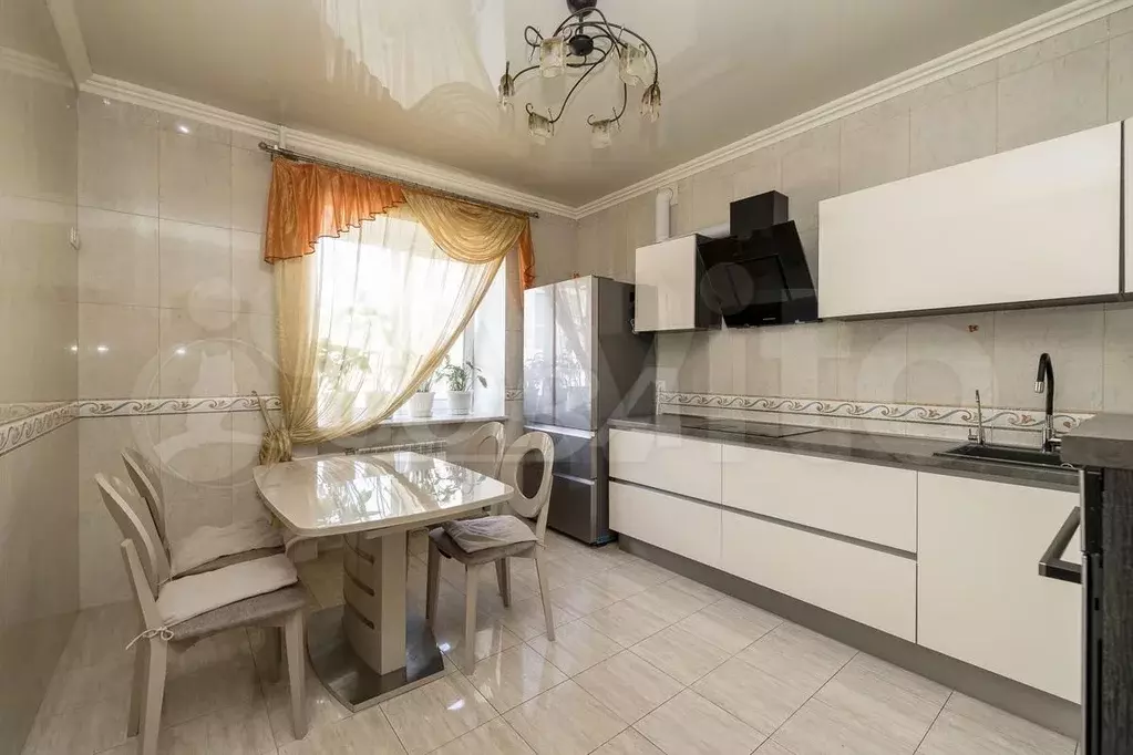 3-к. квартира, 90 м, 3/9 эт. - Фото 0