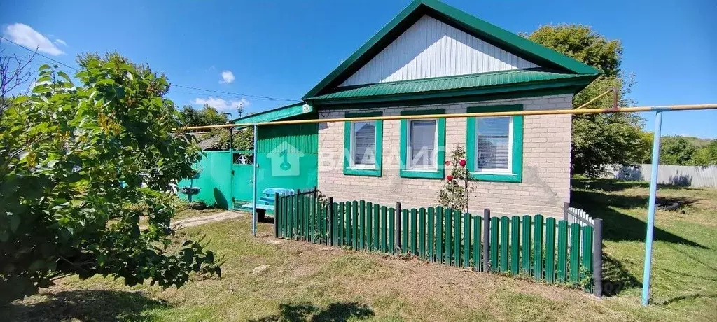 Дом в Саратовская область, Краснопартизанский район, Горный рп ул. ... - Фото 1